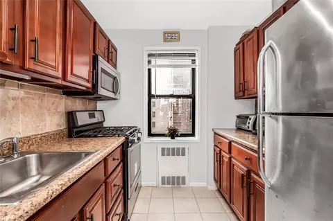 485 E Lincoln Ave #411, Mount Vernon, NY 10552