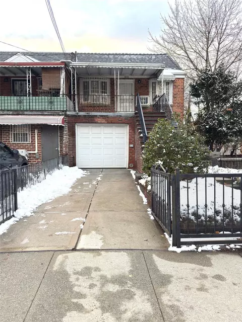 32-10 73rd St, New York, NY 11370