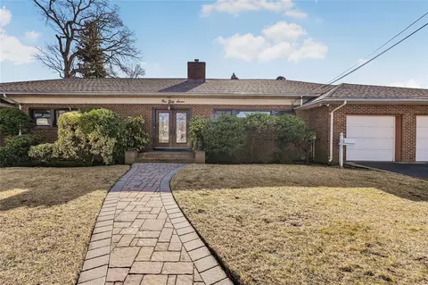 157 Wilson Pl, Freeport, NY 11520