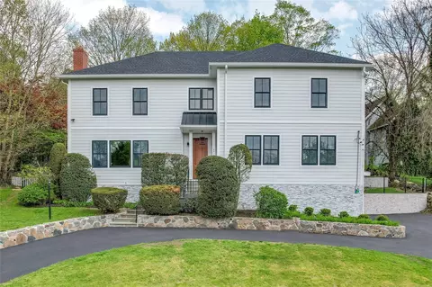 44 Church Ln, Scarsdale, NY 10583