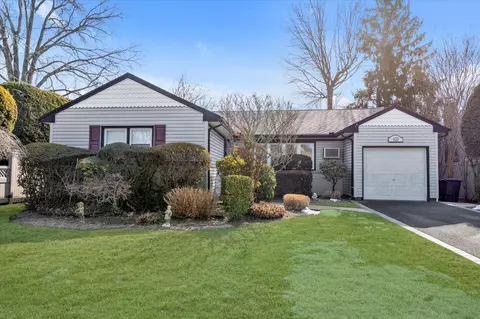 620 Mead Ter, Hempstead, NY 11550