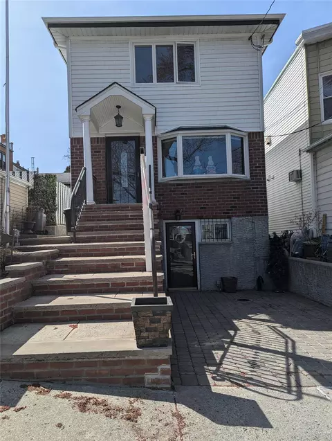 934 123 St, New York, NY 11356