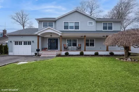 1580 Henry Rd, Wantagh, NY 11793