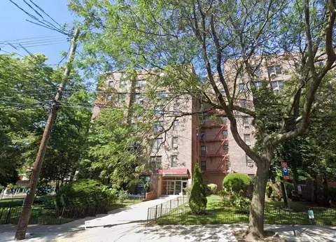 3344 Junction Blvd #5R, New York, NY 11372