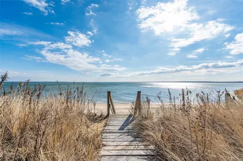 1521 Peconic Bay Blvd, Laurel, NY 11948