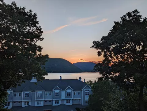 227 Highridge Ct, Peekskill, NY 10566