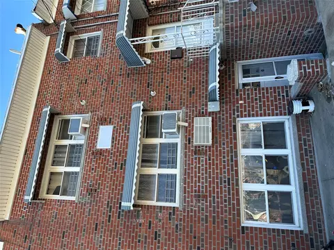 253 Robinson Ave, New York, NY 10465