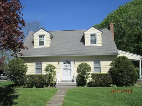 932 Violet Ave, Hyde Park, NY 12538