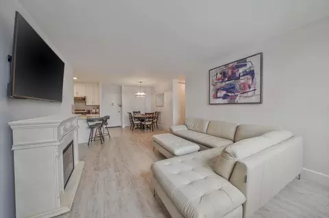 27110 Grand Central Pkwy #1P, New York, NY 11005