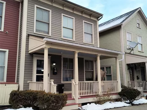 38 E Parmenter St, Newburgh, NY 12550