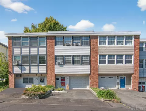 33 W Overlook Rd, West Haverstraw, NY 10993
