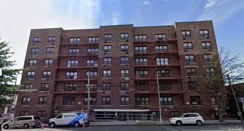 87-70 173rd St #4N, Jamaica, NY 11432