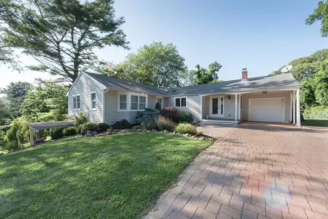 5 Wade Rd, Shelter Island, NY 11964