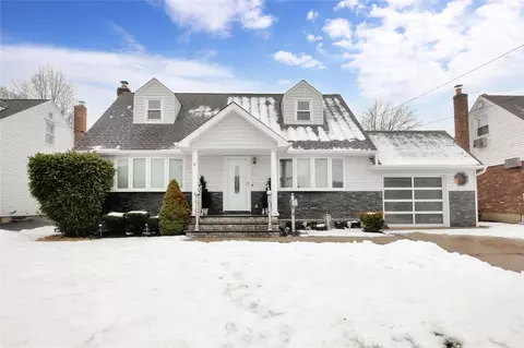 2328 Westley Rd, Westbury, NY 11590