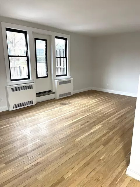40-01 Little Neck Pkwy Little Neck Pkwy #30B, New York, NY 11363