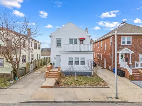 36 E Fulton St, Long Beach, NY 11561