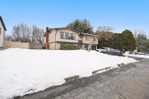 22 Stubbe Dr, Stony Point, NY 10980