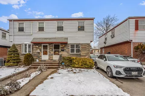 154-17 58 Rd, New York, NY 11355