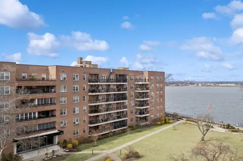 162-41 Powells Cove Blvd #6B, Whitestone, NY 11357