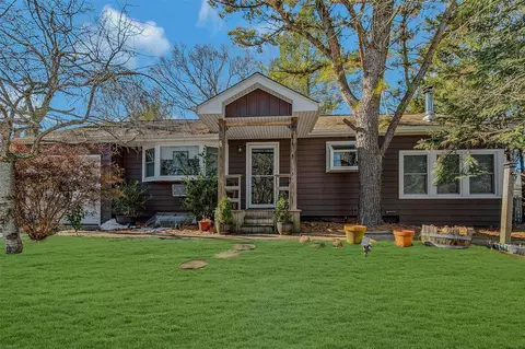 75 Royal Ave, Flanders, NY 11901