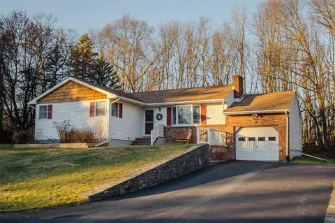 68 Albie Rd, Red Hook, NY 12571