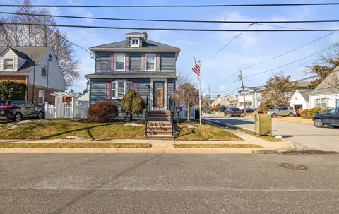 395 Nassau Blvd, North Hempstead, NY 11501