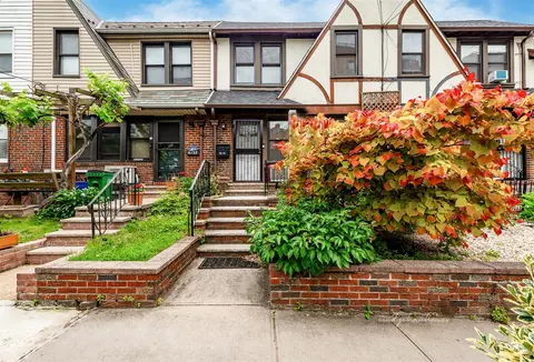 67-90 Clyde St, New York, NY 11375