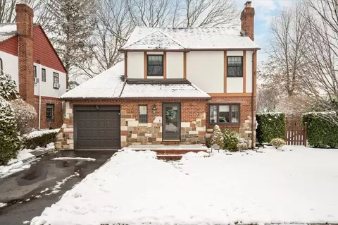 300 Kilburn Rd S, Garden City, NY 11530