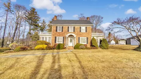 280 Wickham Ave, Mattituck, NY 11952
