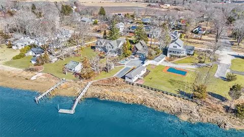 3445 Wickham Ave, Mattituck, NY 11952