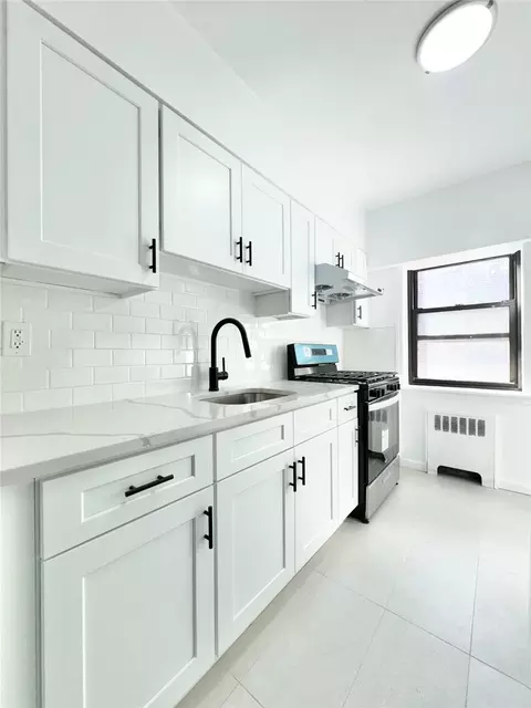 88-11 Northern Blvd #A610, Jackson Heights, NY 11372