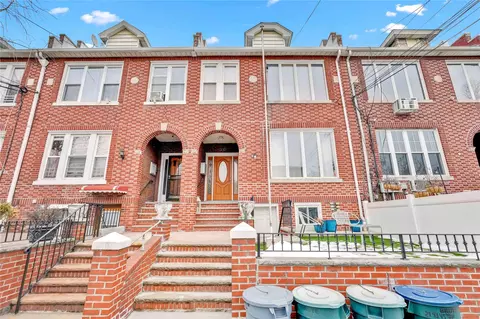 21-43 45 St, New York, NY 11105