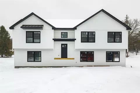 6 Corine Dr, Poughkeepsie, NY 12601