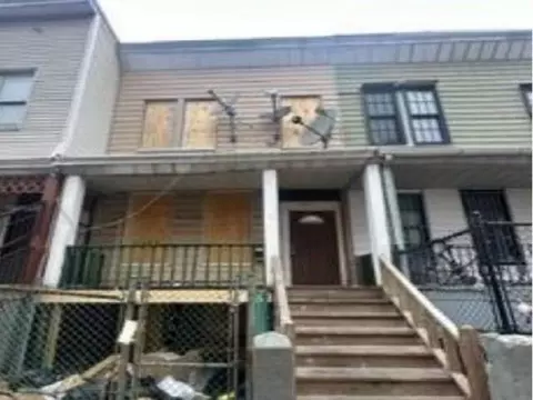 805 E 170th St, New York, NY 10459