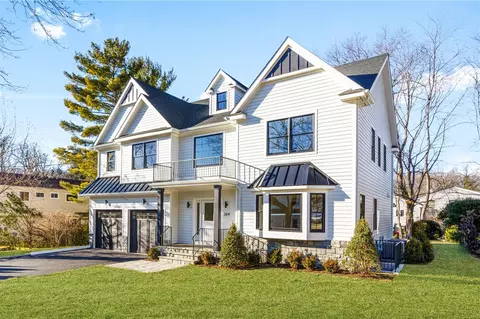 364 Daisy Farms Dr, Scarsdale, NY 10583