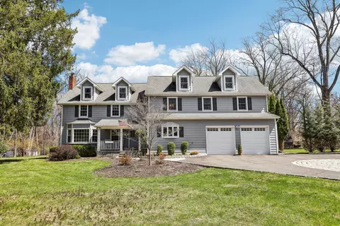325 Phillips Hill Rd, Clarkstown, NY 10956