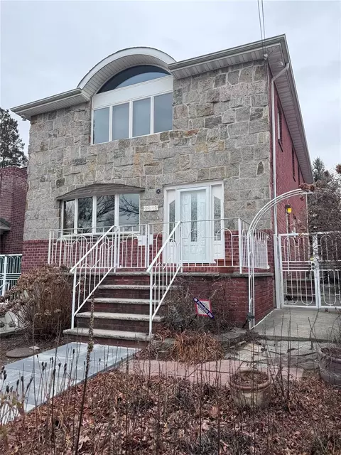 28-19 157th St, New York, NY 11354