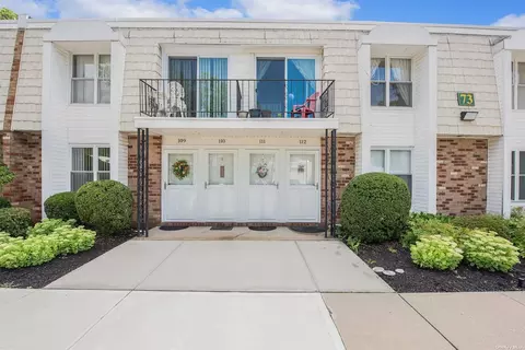 73 Rocky Point Yaph Rd #111, Rocky Point, NY 11778