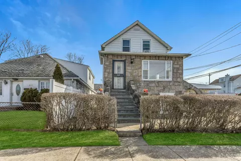 257 Oakley Ave, Elmont, NY 11003