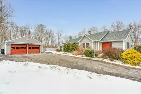 557 Violet Ave, Hyde Park, NY 12538