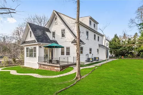 4 Brook Ln, Scarsdale, NY 10583