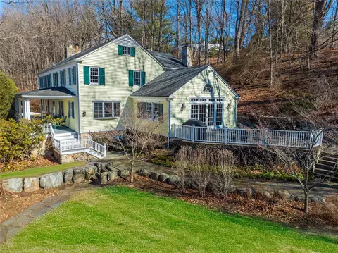 10 Whippoorwill Rd, North Castle, NY 10504