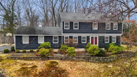 11 Brook Farm Ln, Bedford, NY 10506