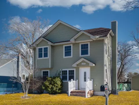 1335 Pine Acress Blvd, Bay Shore, NY 11706