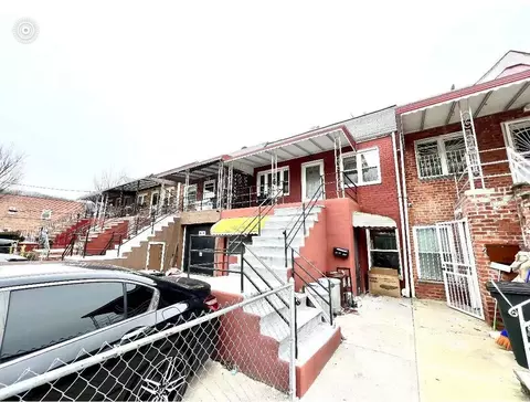 86-31 Dexter Ct, New York, NY 11421