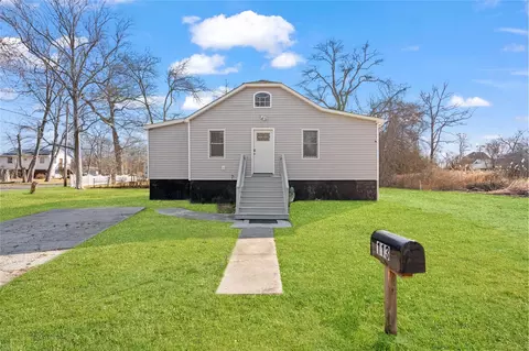 113 Mckinley Dr, Mastic Beach, NY 11951