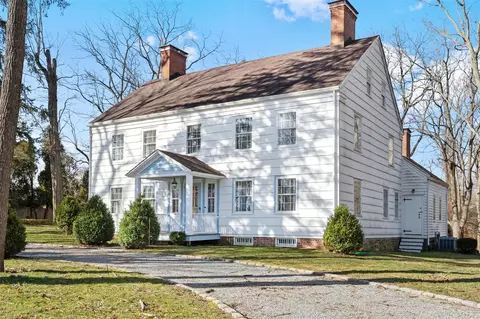 208 N Country Rd, Miller Place, NY 11764