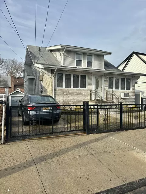 10934 121st St, New York, NY 11420