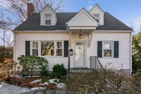 84 Lakeview Ave, Scarsdale, NY 10583