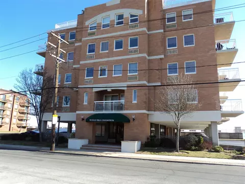 780 W Broadway #3G, Long Beach, NY 11561